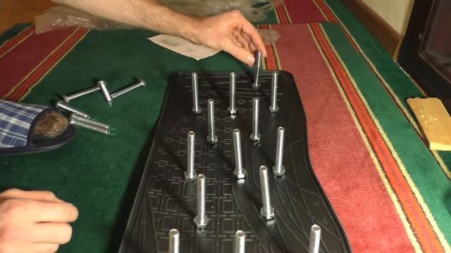 Самодельный коврик с шипами смотреть онлайн