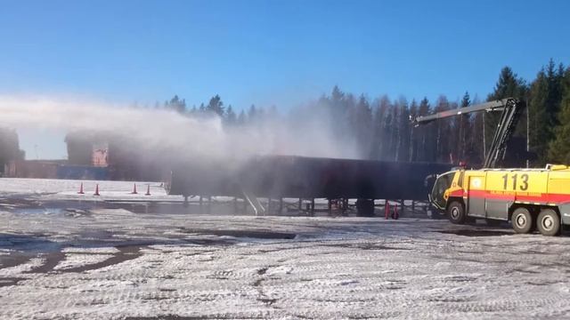 Demonstration brandövning Arlanda flygplats смотреть онлайн