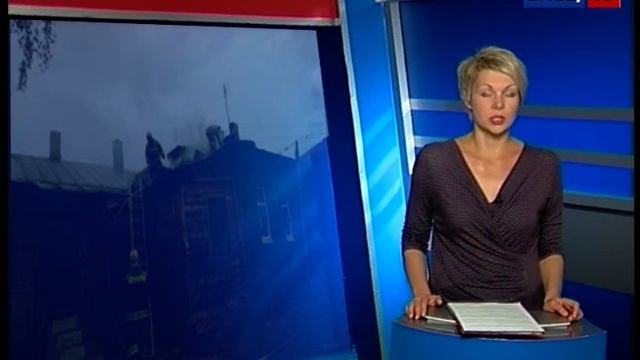 В Ельце на ул. Коммунаров загорелся дом. Пострадавших нет. смотреть онлайн