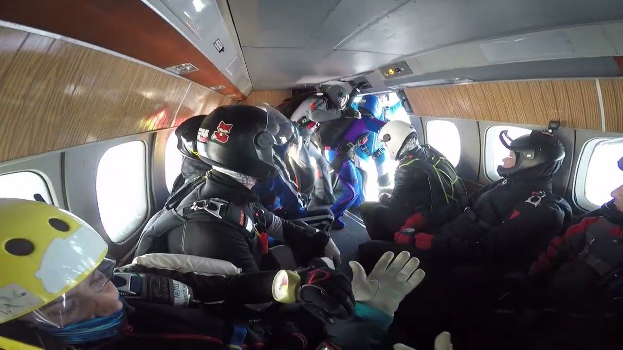 Отделение Тройка 2022/12/04. Прыжки с парашютом зимой смотреть онлайн