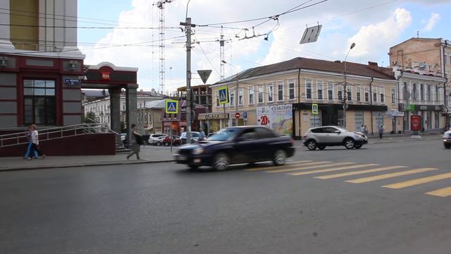 Движение на новом пешеходном переходе на ул.Ленина смотреть онлайн