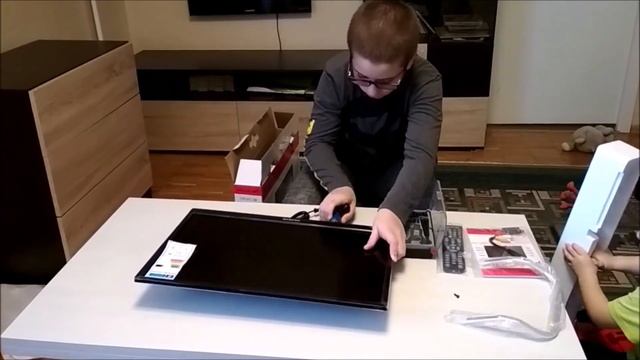 ?САМЫЙ ДЕШЁВЫЙ СМАРТ-ТВ ДЛЯ "КУХНИ"⁉Polarline 22PL11TC-SM/Распаковка и обзор смотреть онлайн