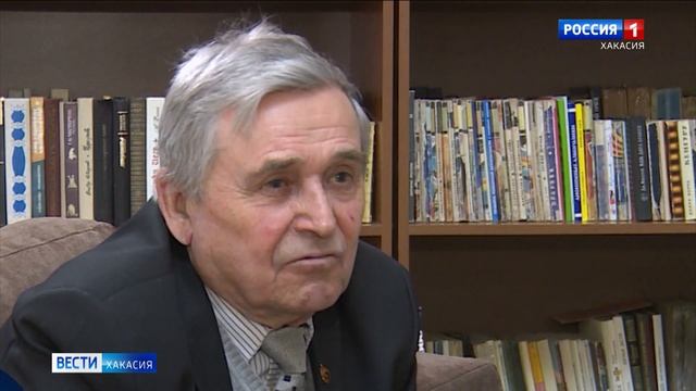 Хакасский музыкант сыграл Гимн России на двух струнах в День народного единства смотреть онлайн