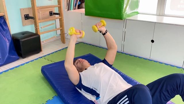 Упражнения с гантелями 1-2 кг в домашних условиях для женщин - Гантельная гимнастика для женщин смотреть онлайн