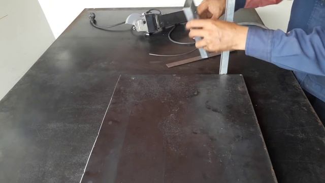 DIY tool! Homemade Table cutting machine from Angle Grinder смотреть онлайн