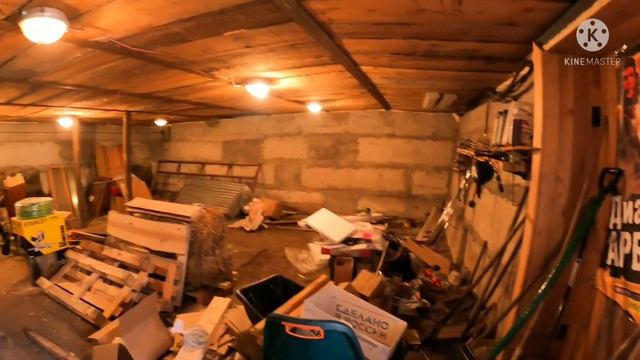 Купили бочки для воды. Убираем траву. Садим хосту в горшочки смотреть онлайн