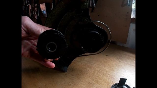MAKITA DUR181Z Strimmer Line Replace / Install New String Trimmer Line