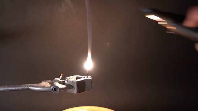 СВЕРХЛЕГКИЙ МЕТАЛЛ, КОТОРЫЙ ЛЕГЧЕ ВОДЫ! смотреть онлайн