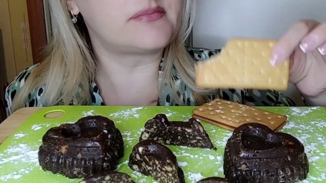 АСМР Пирожное сердце ??? ASMR EATING смотреть онлайн