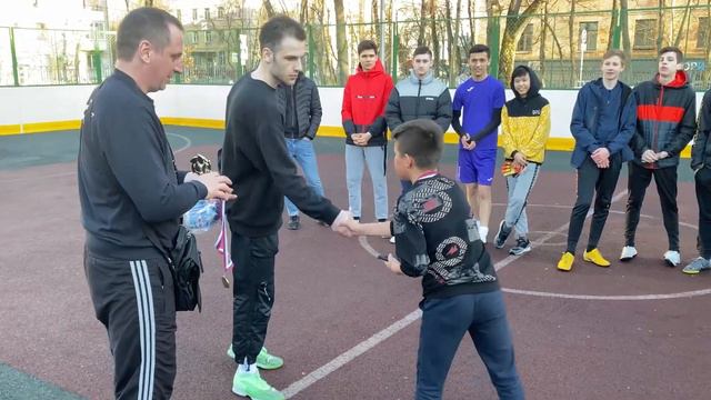 ПАННА В ТВОЁМ ГОРОДЕ / МОСКВА / ПЕРОВО / ЗНАКОМСТВО РЕБЯТ С УЛИЧНЫМ ФУТБОЛОМ смотреть онлайн