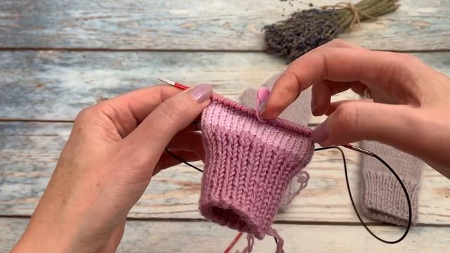 Вязаные варежки с анатомическим пальчиком// Очень подробный мк смотреть онлайн
