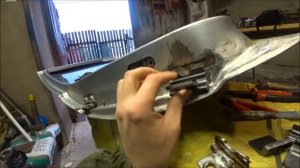 Замена петли задней двери Лада Приора, 2110. Привариваем новую петлю. Кузовной ремонт просто