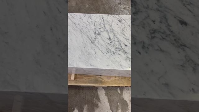 Столики из натурального мрамора Carrara. Производство мебели из натурального камня на заказ. смотреть онлайн