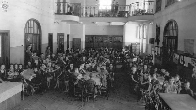 Януш Корчак. Биография Корчака. Интересные Факты про Януша Корчака. Подвиг Корчака смотреть онлайн