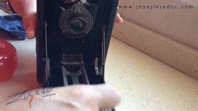 Restauración de cámara de fotos antigua y de fuelle de Kodak Jr n1º A смотреть онлайн