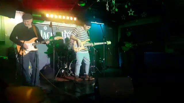 ВИА "Sapogi" в Jack&Jane Bar на Рок-микрофон смотреть онлайн