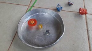 Infinity nado vs todos os beyblade bust