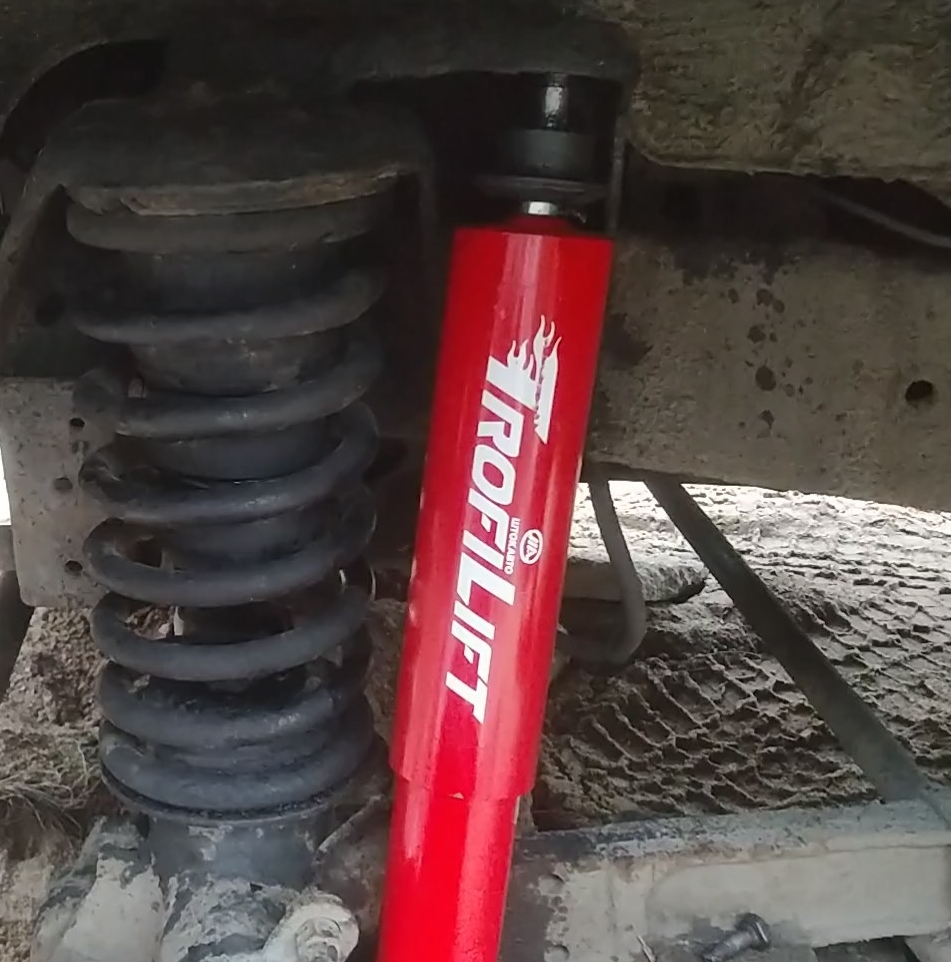 УАЗ 3163 установка передних  амортизаторов .