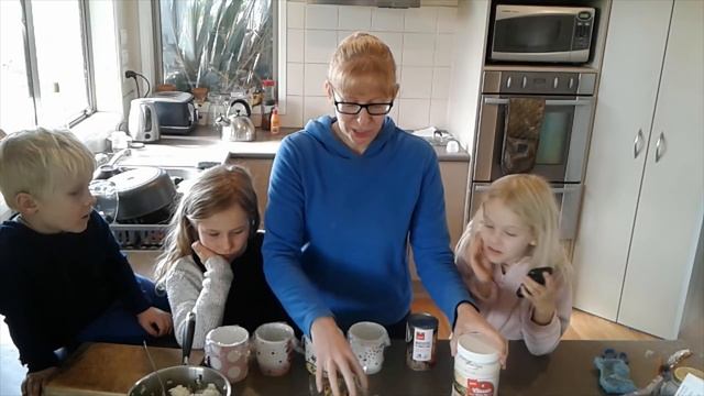 How to Make RICE BALLS / Easy Rice Ball Recipe смотреть онлайн