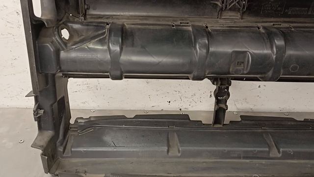 Воздуховод радиатора с жалюзи 51747200787 BMW F10