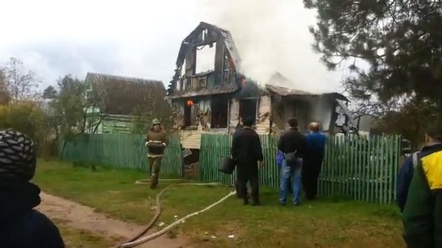 Пожар в СНТ под Тверью, 6.10.2017 смотреть онлайн