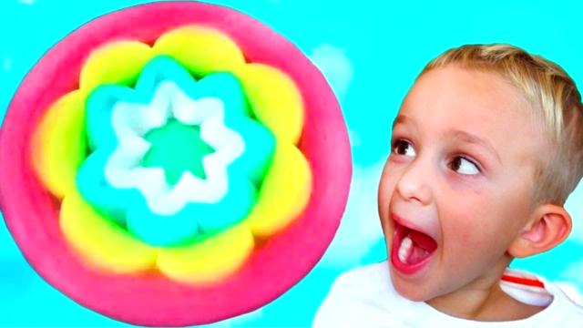 Смешные дети и конфеты! Джонни Джонни да папа песня Детские песни Стихи для детей смотреть онлайн