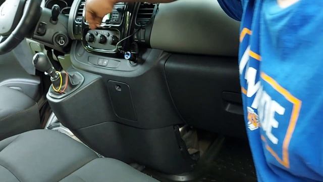 Замена фильтра салона на Renault Trafik 3 2016года