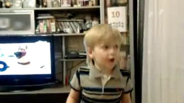 У меня есть шапка со звездой. смотреть онлайн