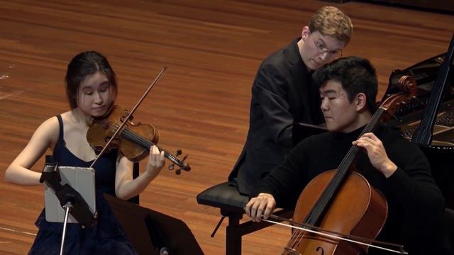 Beethoven: Piano Trio in E-flat, Op. 70, No. 2 смотреть онлайн