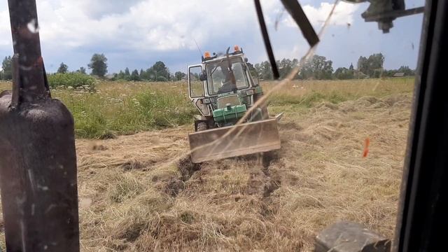 Как я научилась водить трактор 