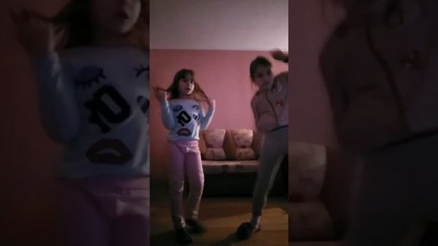 Dancing with my friends Попробуй повтори танец мой смотреть онлайн