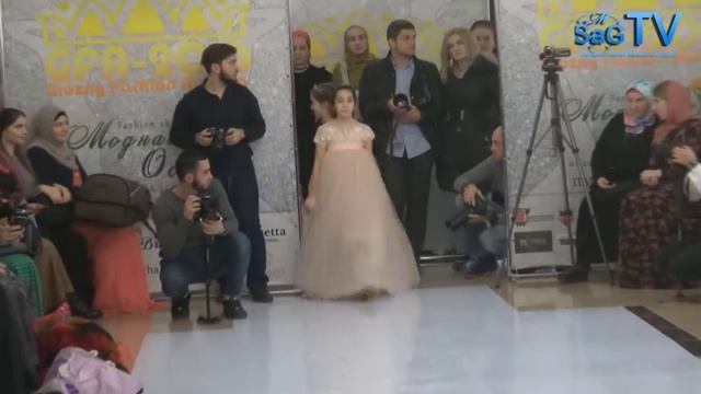 Показ свадебной, детской и вечерней одежды дизайнера "Бани" на фестивале "Модная осень" 2016 смотреть онлайн