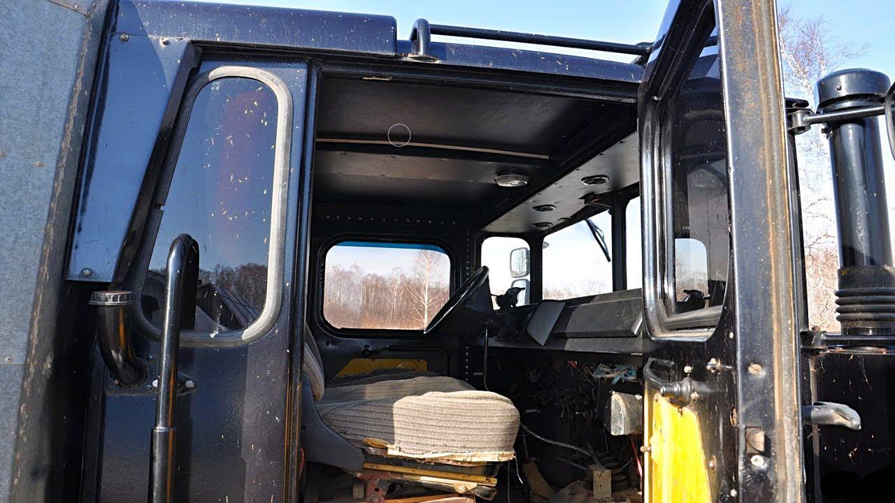 Житель из ГЛУБИНКИ Тюменской области собрал для себя уникальный внедорожник с кабиной от "Кировец" смотреть онлайн