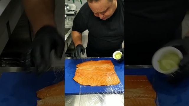 Готовим Карпаччо из лосося с морским гребешком смотреть онлайн