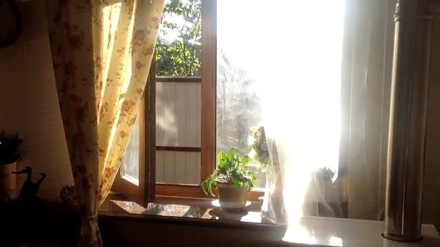 Дом кухня с гранитной столешницей и подоконниками смотреть онлайн