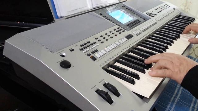 Yamaha PSR S700 смотреть онлайн
