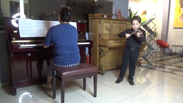 Arad Heravi (aged 7). Oskar Rieding - Violin concerto op.35 in b minor 1 part. смотреть онлайн