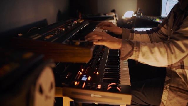 Synthwave jam // Roland Juno 60, Novation summit, tasty chips gr1, polara reverb смотреть онлайн