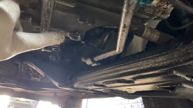 Cómo checar el nivel de aceite de transmisión automática de una RENAULT DUSTER!! ? смотреть онлайн
