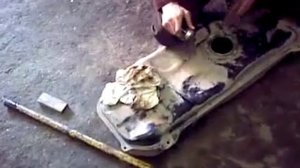 Топливо: Ржавчина в бензобаке и нагар на поршнях.