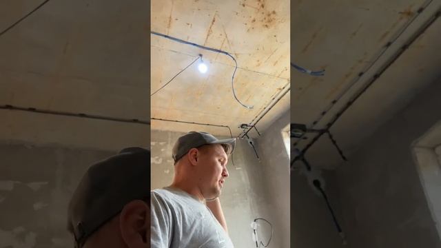 КИЛОМЕТРЫ КАБЕЛЯ!!! ? Умный дом, черновой монтаж, мини обзор нашего объекта, вертикальное видео смотреть онлайн