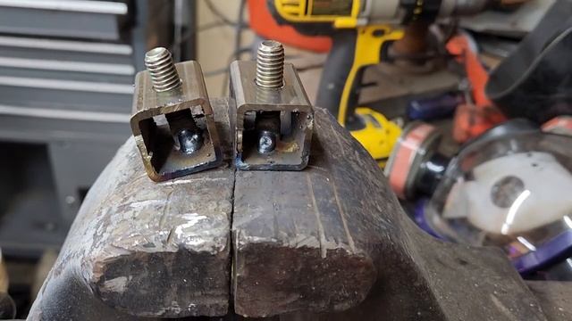 How To Install Modern Seats in a 66 - 71 Torino смотреть онлайн