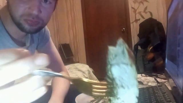 Ем обещанный сочный классный стейк