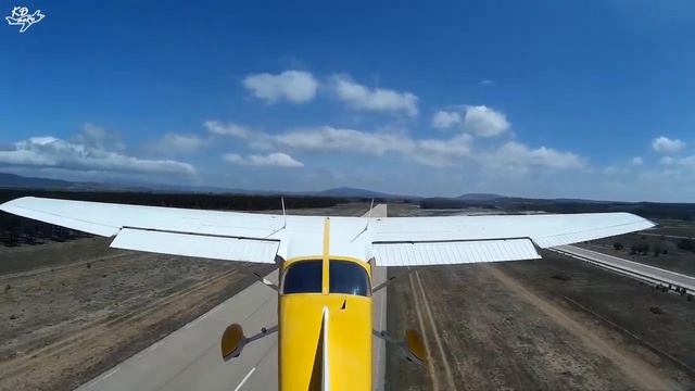 Посадка с сильным боковым ветром на Cessna 172. Уход на второй круг. KD-aero смотреть онлайн