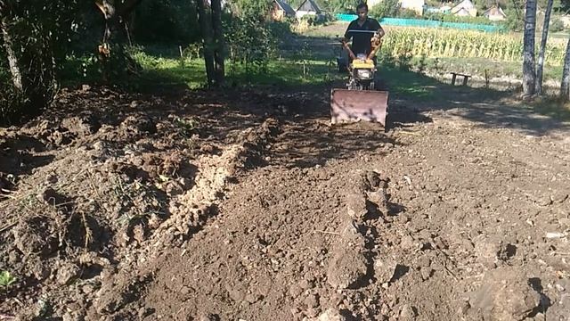 Отвал для мотоблока.Работаю мотоблоком с отвалом.