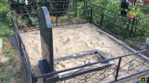 Отсыпка могилы мраморным щебнем