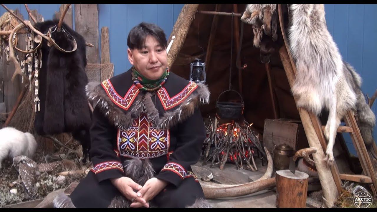 Долганская одежда и орнаменты, основные обряды и таймырские долганы - рассказывает Батагай Василий смотреть онлайн