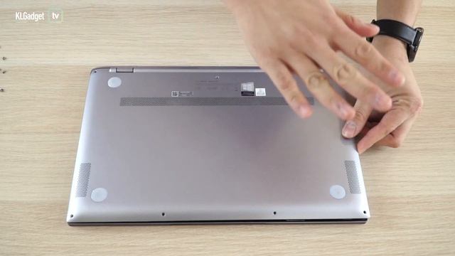 ASUS ZenBook 14 UM431D Review: The Prettiest Ryzen Ultrabook смотреть онлайн