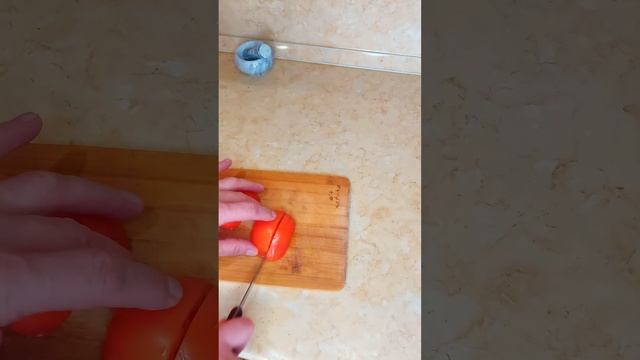 Самый простой и вкусный Рецепт из куриного филе в духовке с помидорами и сыром #shorts смотреть онлайн