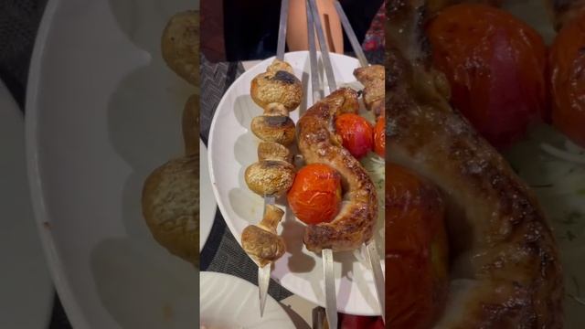 Вкусная еда в Ташкенте. Бухарская кухня. Кафе Chor Minor. Узбекистан. Uzbekistan. Tashkent. смотреть онлайн